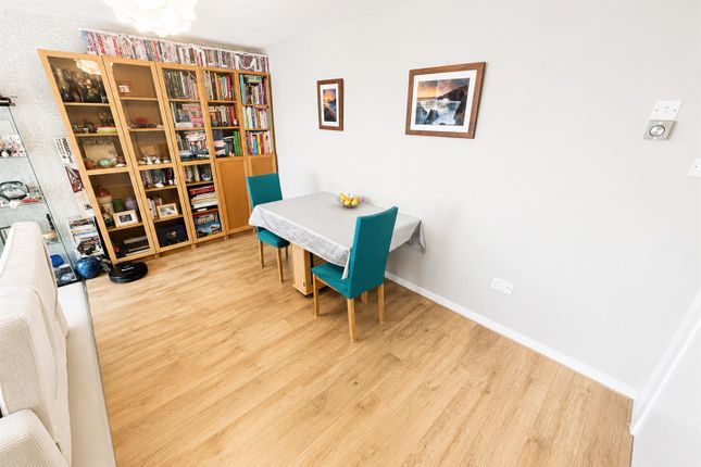 Flat 15, Whitecliffe Court, Gale Moor Avenue, Gosport photo 5