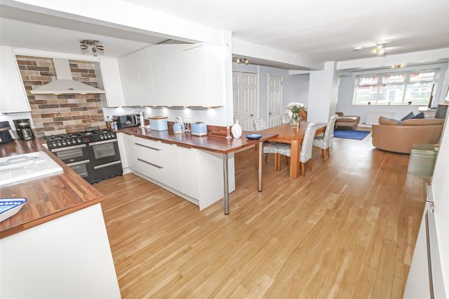 8, Earl Road, Bury photo 4
