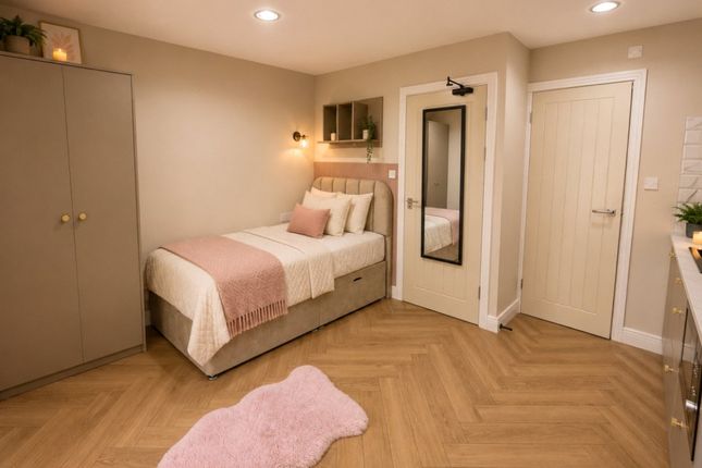 Flat, 3, Anthony Court, 60 Bessborough Road photo 5