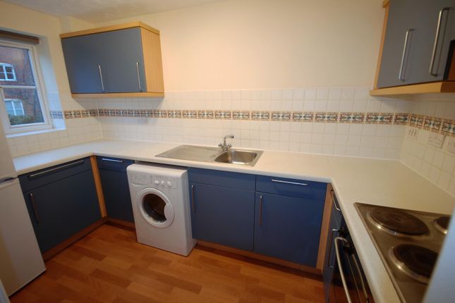 58, Frances Havergal Close, Leamington Spa photo 2