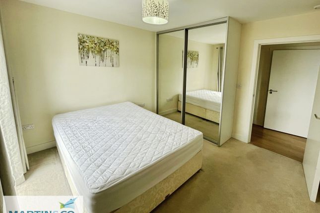 Flat 4, 37, Drake Way, Reading photo 3