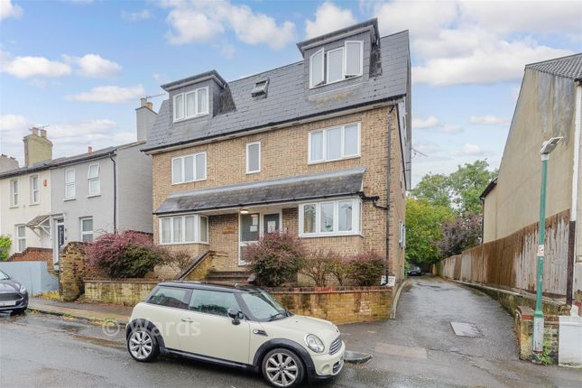 1-bed flat on Fulwich Mews, Fulwich Road, Dartford, £100,000