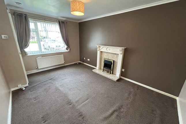 13, The Spinney, Newport photo 4