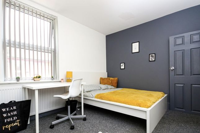 Thumbnail Shared accommodation to rent in Langworthy Road, Salford