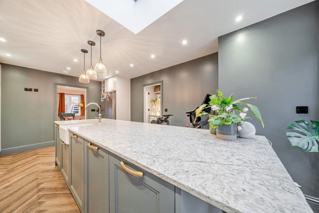 18, Arbrook Lane, Esher photo 4