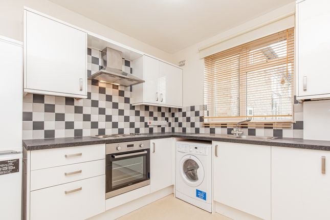 Thumbnail Flat to rent in Millway Close, Wolvercote, Oxford