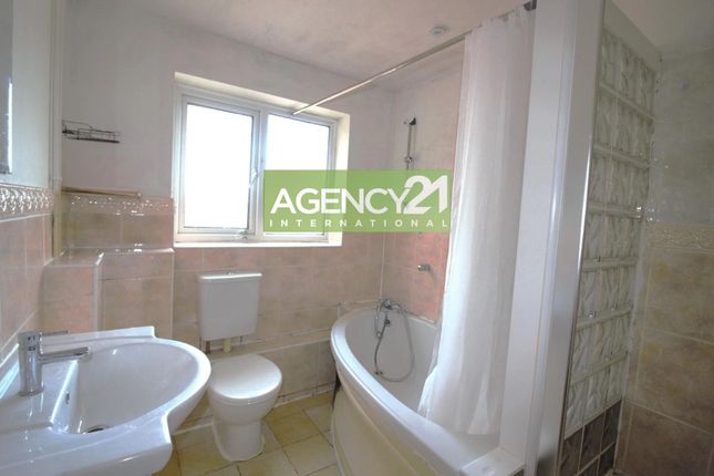 341, High Road, Chadwell Heath photo 4