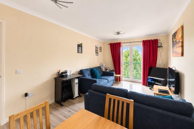 22, Campion Court, Stevenage photo 3