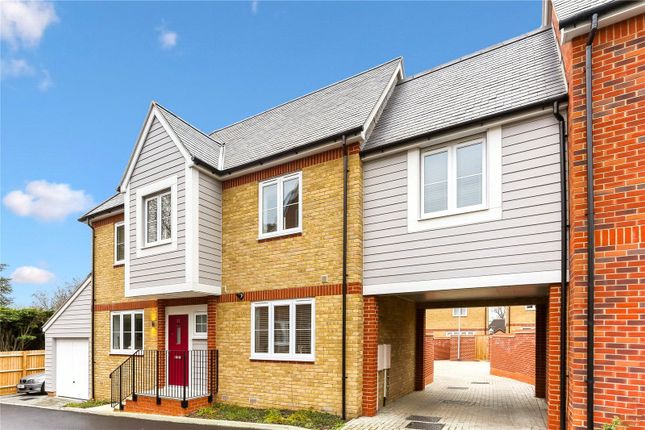 Thumbnail Link-detached house for sale in Ashford Place, Broomfield, Chelmsford