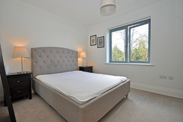 Flat to rent in Humphris Place, Cheltenham