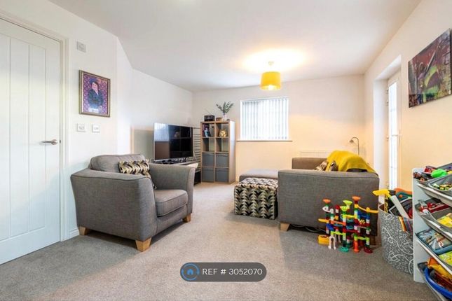 Flat, Diamond Drive, Didcot photo 3