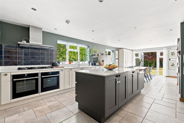 7, Oaklands Drive, Ascot photo 3