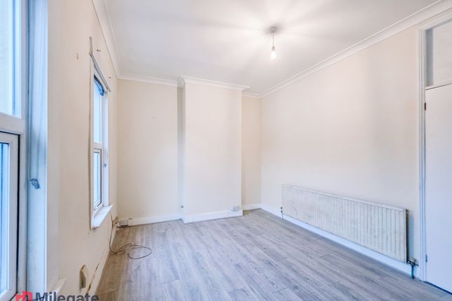 Salisbury Avenue, Westcliff-On-Sea photo 3