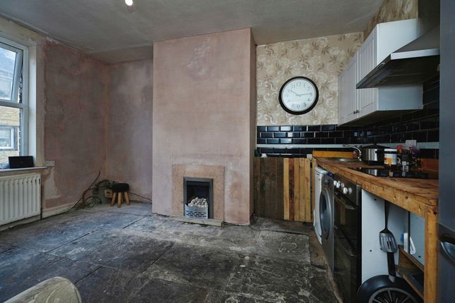 13, William Henry Street, Brighouse photo 2