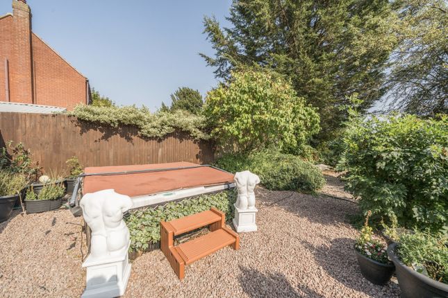 1340433-6-689B698...