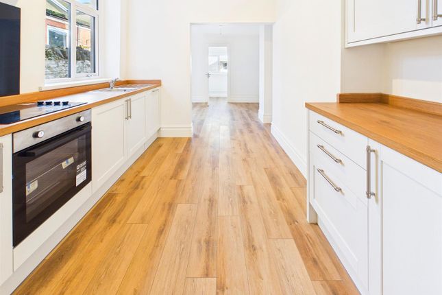 10, The Avenue, Caerphilly photo 4