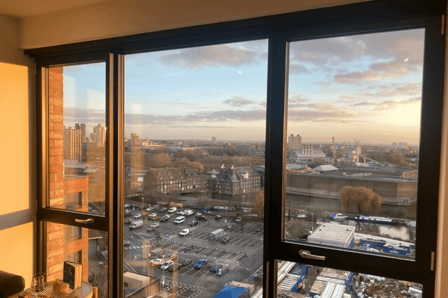 Thumbnail Flat to rent in Mayfly Close, London