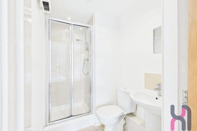 Apt 205, Endeavour House 1b Elmira Way, Salford photo 5