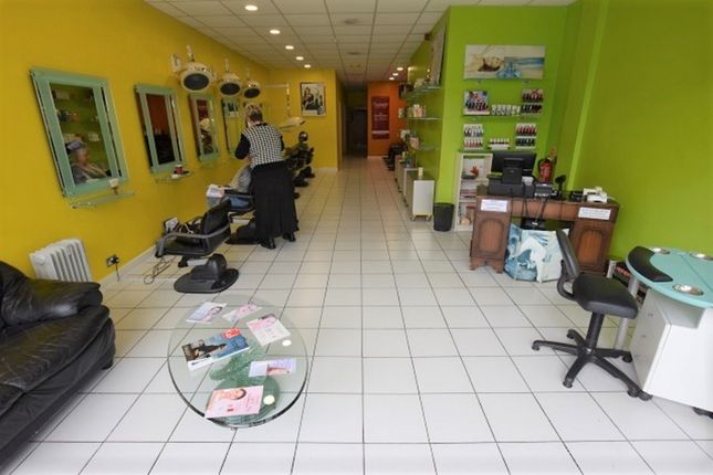 Thumbnail Retail premises for sale in Hair Salon, Upminister