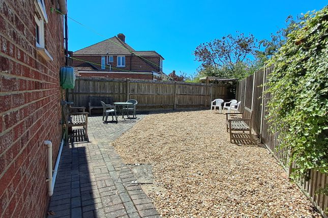 29, Stockbridge Gardens, Donnington, Chichester, Stockbridge Gardens, Donnington, Chichester, Chichester photo 3