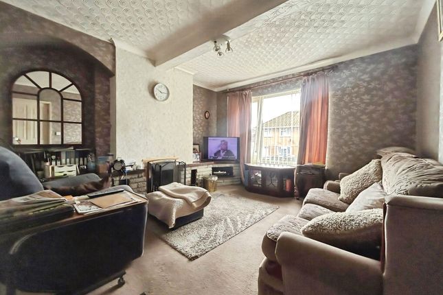 9 Heol Las, Bridgend photo 2