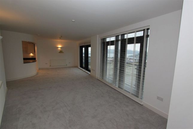 Flat to rent in Cliff Road, Plymouth