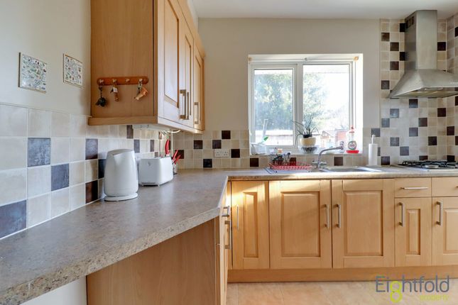 18 Lyndhurst Close, Hayling Island photo 4