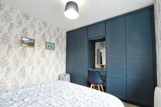 8, Darnholm Court, Hull photo 2