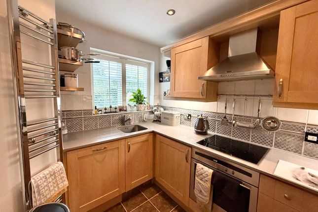 4, Manor Garth, Middlesbrough photo 3
