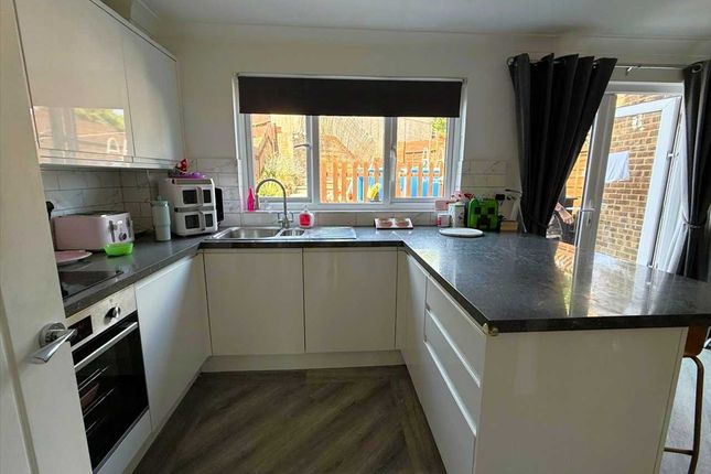 Ifield Way, Gravesend photo 4