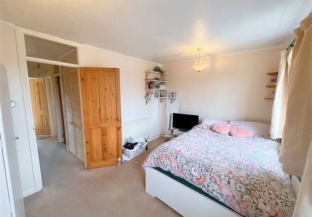 Terraced house for sale in Brandy Way, Sutton