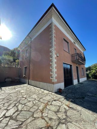 Detached house for sale in Via Giuseppe Mazzini 12, Paratico, Brescia, Lombardy, Italy