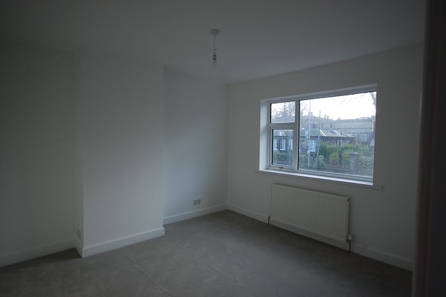 Wakefield Road, Huddersfield photo 4