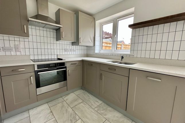 Kitchen 1.Jpg