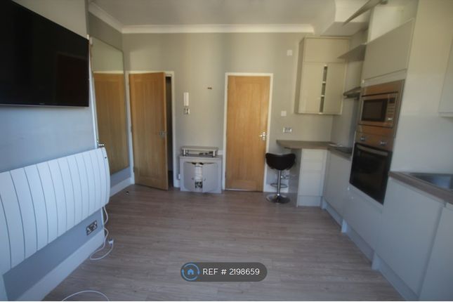 Flat, Kingsbridge Court Kingsbridge Road, Poole photo 2