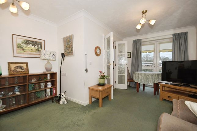 30, Stephenson Court, Chesterfield photo 2