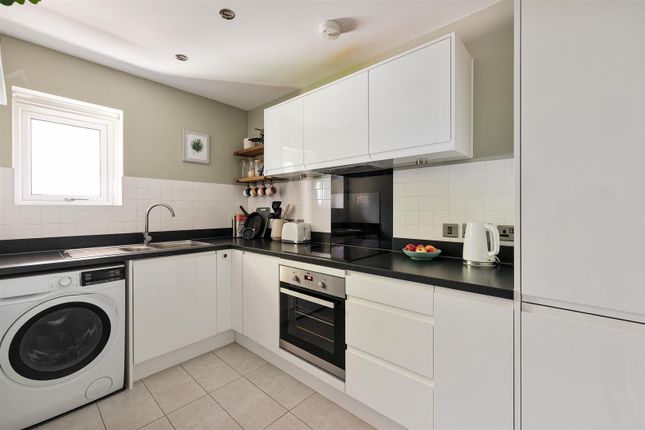 42, Hickman Avenue, Highams Park photo 3