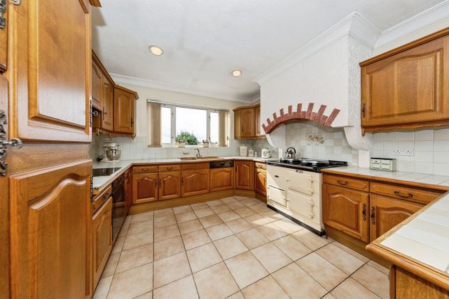 Mor Awel, 2A, Cwmbach Road, Carmarthenshire photo 3