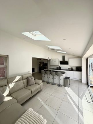 14, Lowther Crescent, St. Helens photo 2