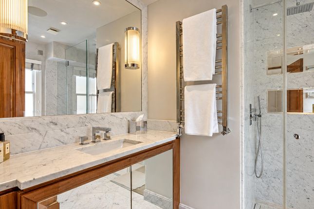 Flat 3, 9, Grosvenor Hill, London photo 4