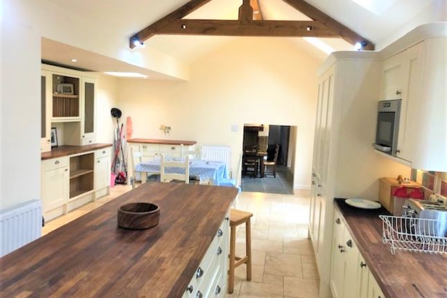 Country house to rent in Blacksmiths Lane, Eydon