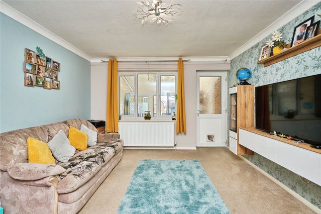 6, Hawthorn Close, Isle of Wight photo 3