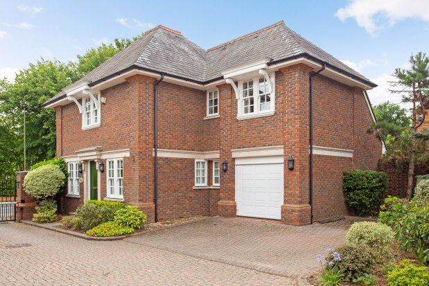 Thumbnail Property to rent in Chartfield Place, Weybridge