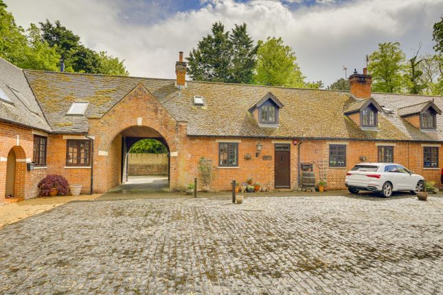 4-bed house on Archway Lodge, Stable Yard, Leighton Buzzard, £895,000