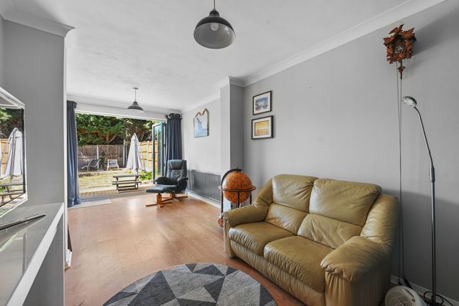 5 Barlows Reach, Chelmsford photo 2