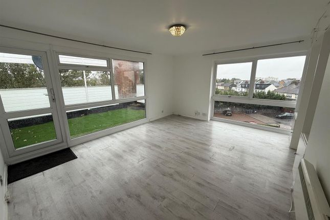 42, Avalon Close, Enfield photo 2
