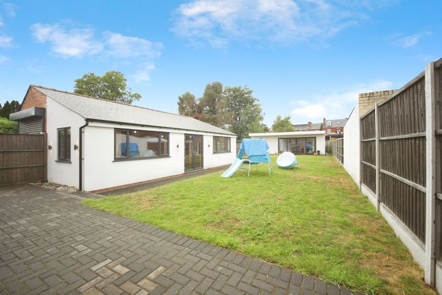44, Neville Avenue, Kidderminster photo 3