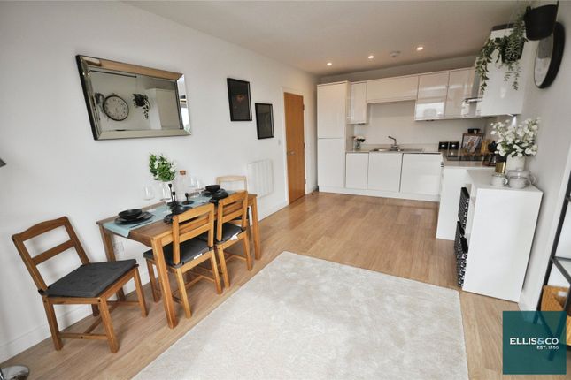 Flat 24 Sheldon House, 904-908, High Road, North Finchley photo 4