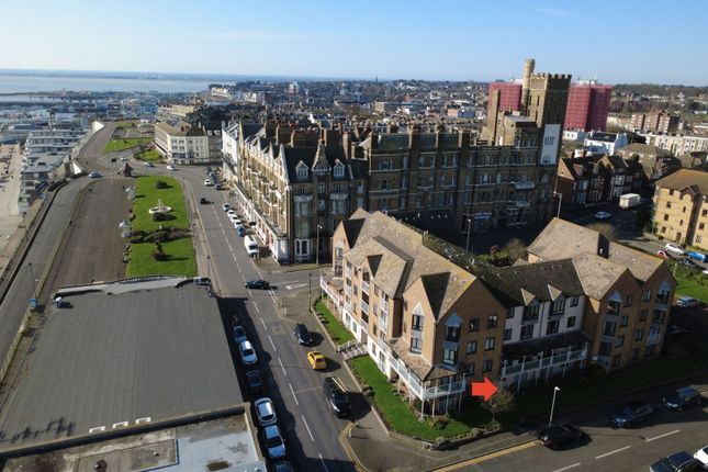 1-bed flat on Poldark Court,Flat 4, Victoria Parade, Ramsgate, £100,000
