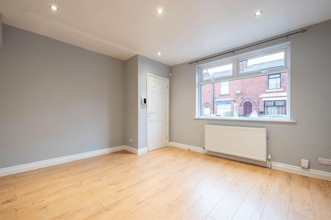 14, Travers Street, Bolton photo 2